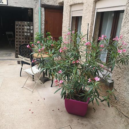 Cottage Au Terminus 3 Climatise Увилер Екстериор снимка